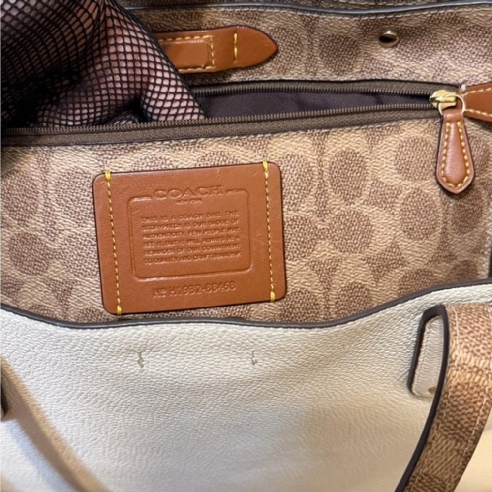 Coach Tote & Wallet EUC - Picture 8 of 10